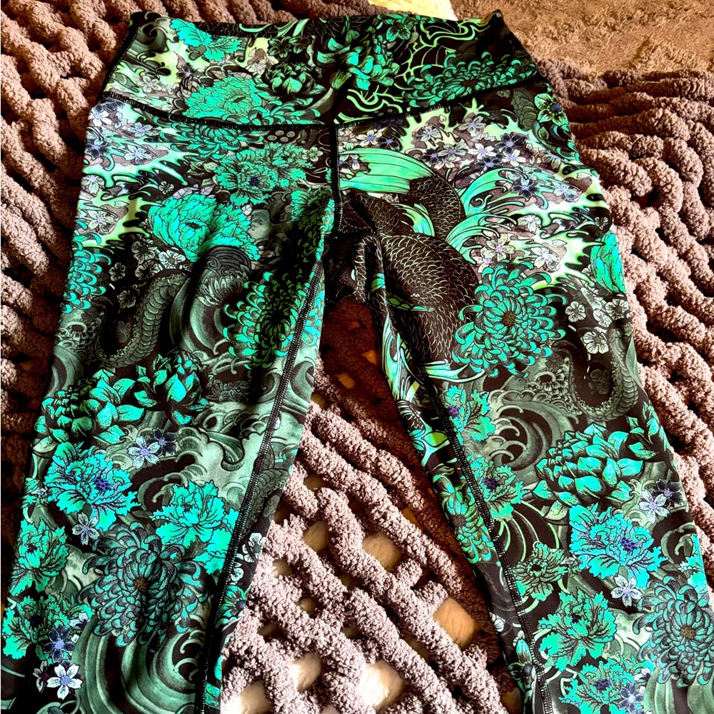 NWOT Rare Print Lululemon Align HR Capris legging